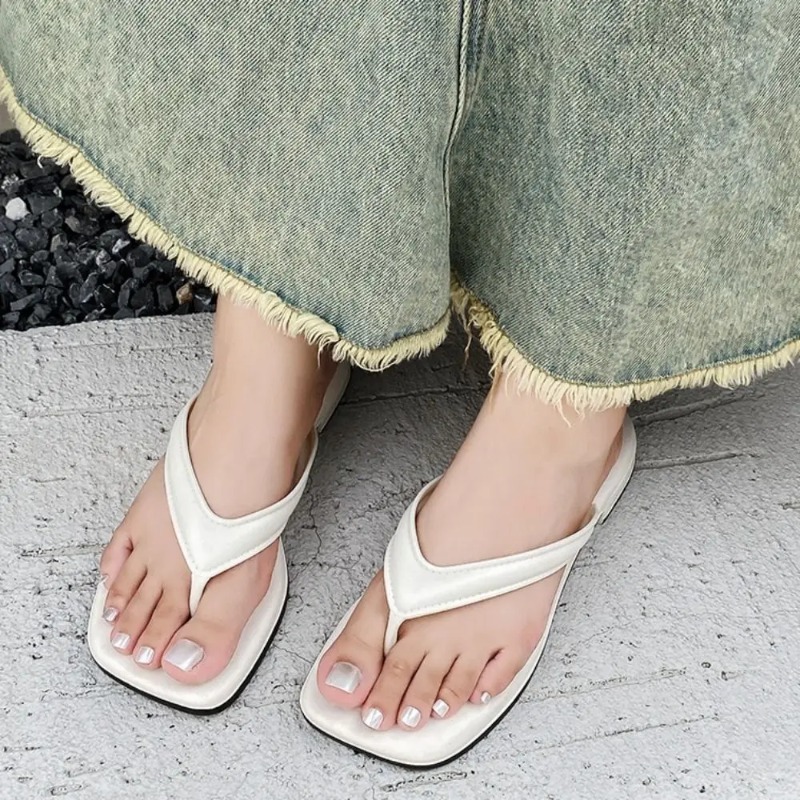 女性用ソリッドスクエアトゥフリップフロップ、ソフトで滑りにく - Kids Outdoor Shoes のレビューと価格