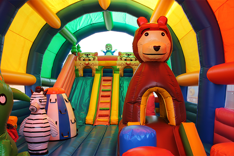 業務用インフレータブル遊園地巨大遊園地14 * 7mインフレ - Kids Outdoor Fence のレビューと価格
